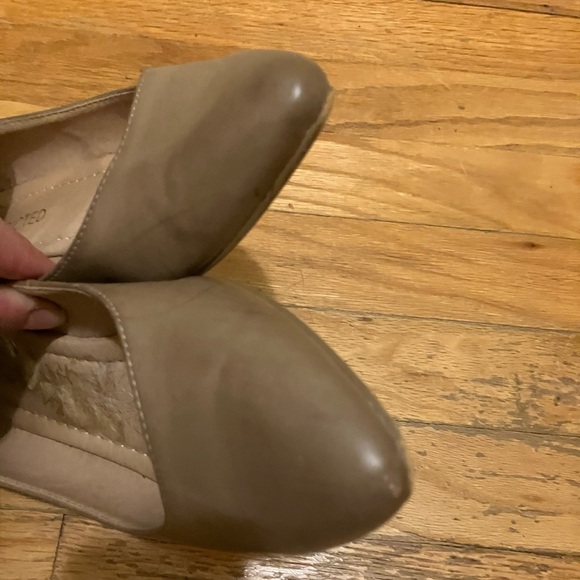 Restricted Grey Almond Toe Low Wedge Wide Ankle Strap Side Buckle sz 7.5 Demure - Picture 6 of 9